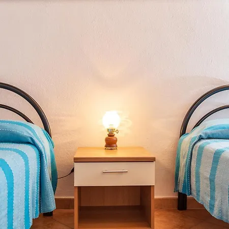 Dommos De Claeddu Apartment